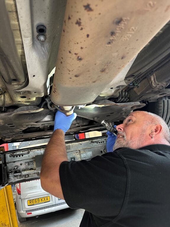 Vehicle Service Centre In Crowthorne